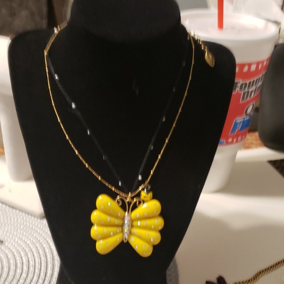 Betsey Johnson Jewelry - BETSEY JOHNSON NECKLACE